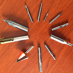 �ĸ��ð���˳����